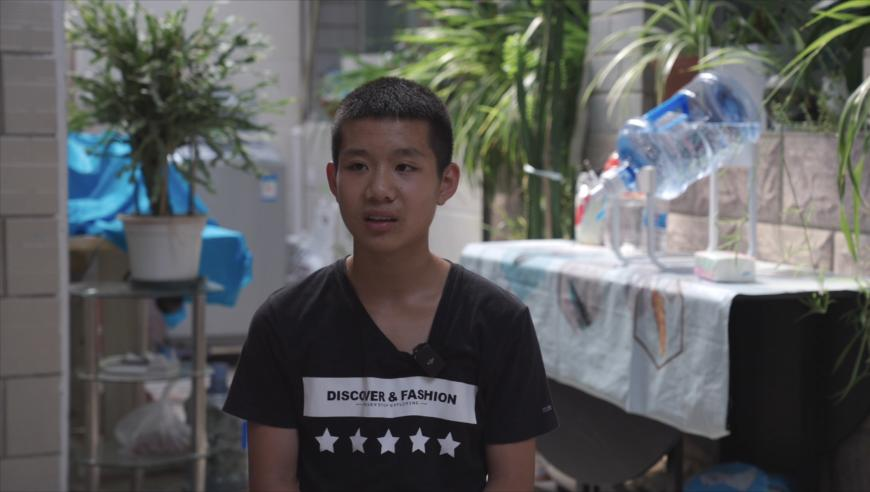 医院通报医生上班时间玩游戏,香港最快手机现场直播结果,最新热门解答落实_权威版V2.57